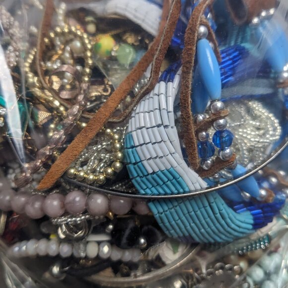 Jewelry Lot 4+ lbs 1126 Wearable Sellable Mystery Lot Free Shipping - Picture 6 of 8